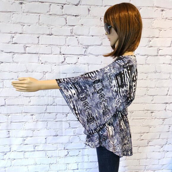 ROMEO & JULIET COUTURE,  Boho blue blouse - Picture 5 of 11